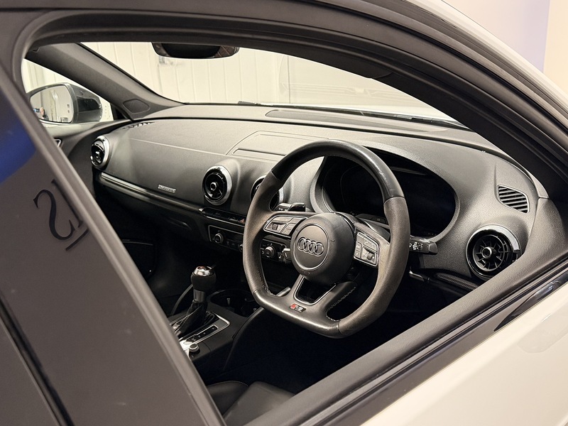 Audi RS3 2.5 TFSI Sportback 5dr Petrol S Tronic quattro Euro 6 (s/s) (400 ps) - U229