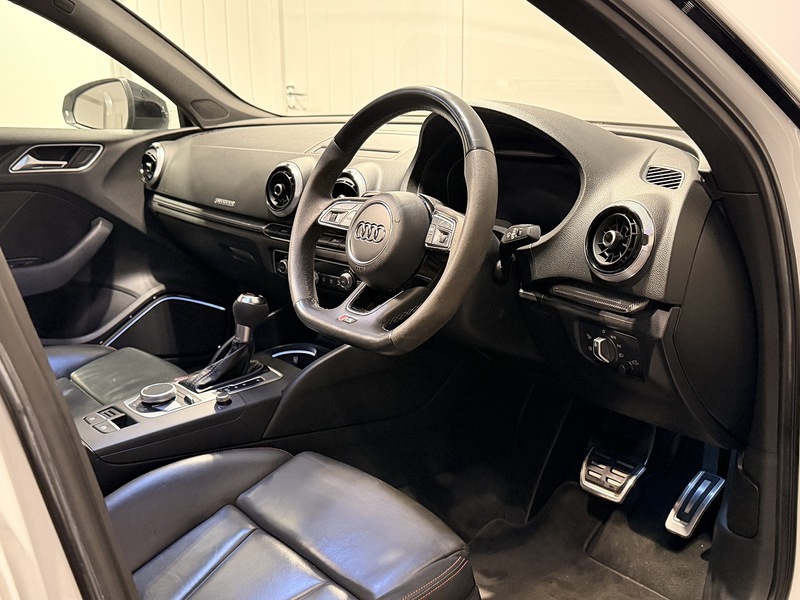 Audi RS3 2.5 TFSI Sportback 5dr Petrol S Tronic quattro Euro 6 (s/s) (400 ps) - U229