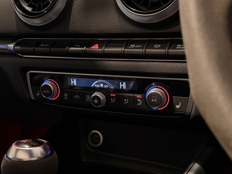 Audi RS3 2.5 TFSI Sportback 5dr Petrol S Tronic quattro Euro 6 (s/s) (400 ps) - U229