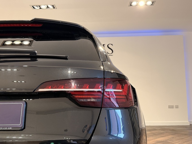 Audi RS4 Avant 2.9 TFSI V6 Bronze Edition Estate 5dr Petrol Tiptronic quattro Euro 6 (s/s) (450 ps) - U254
