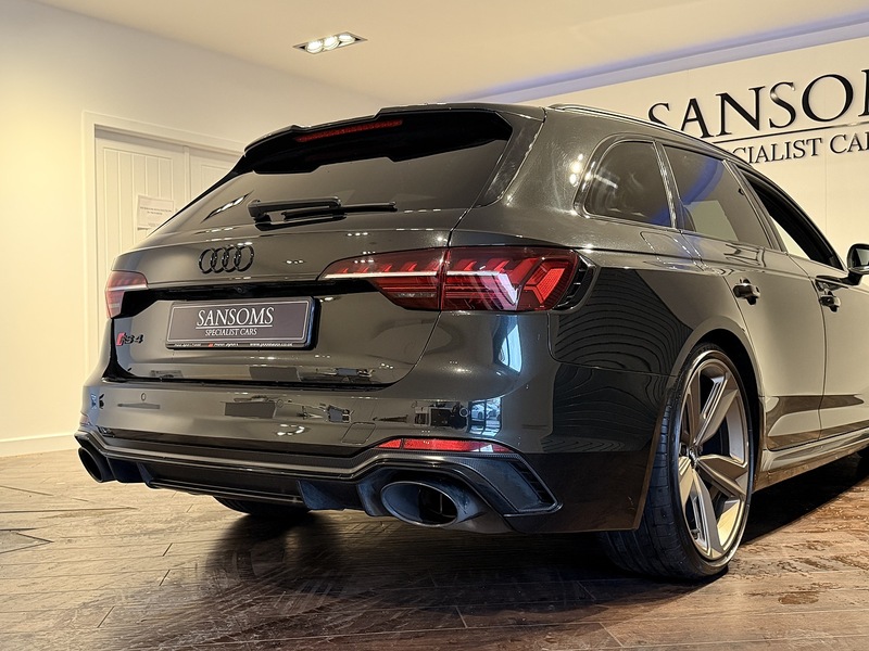 Audi RS4 Avant 2.9 TFSI V6 Bronze Edition Estate 5dr Petrol Tiptronic quattro Euro 6 (s/s) (450 ps) - U254