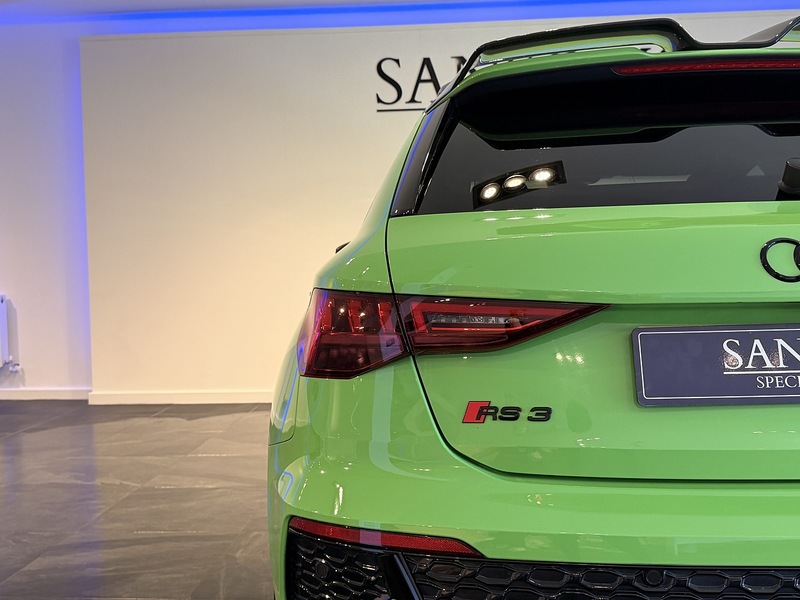 Audi RS3 2.5 TFSI Carbon Black Sportback 5dr Petrol S Tronic quattro Euro 6 (s/s) (400 ps) - U268