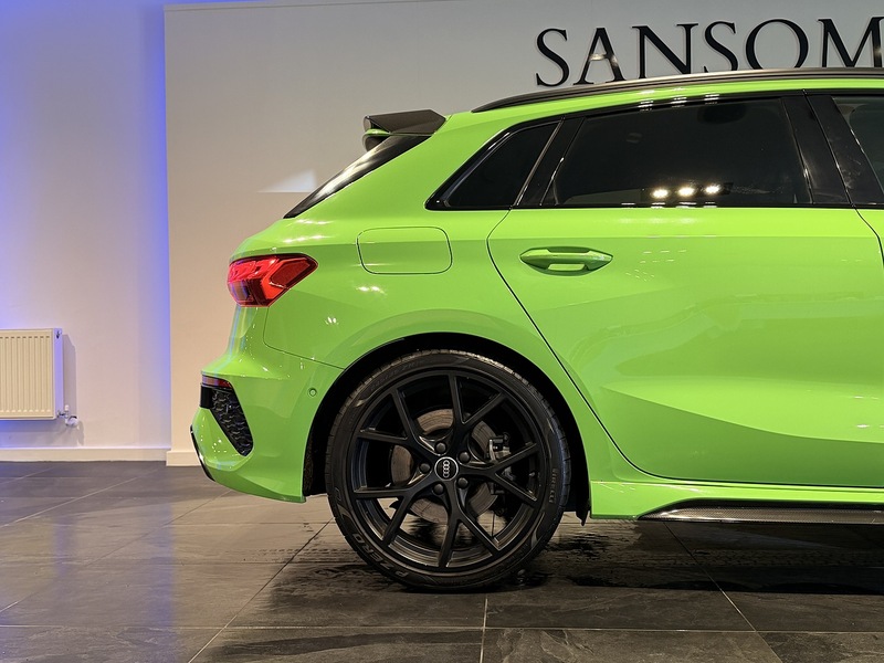 Audi RS3 2.5 TFSI Carbon Black Sportback 5dr Petrol S Tronic quattro Euro 6 (s/s) (400 ps) - U268