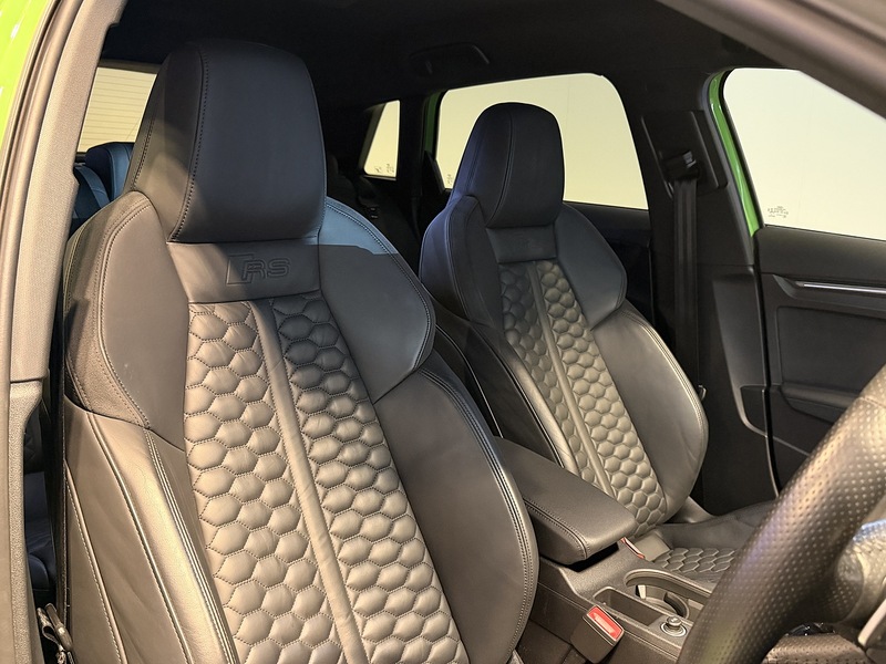 Audi RS3 2.5 TFSI Carbon Black Sportback 5dr Petrol S Tronic quattro Euro 6 (s/s) (400 ps) - U268