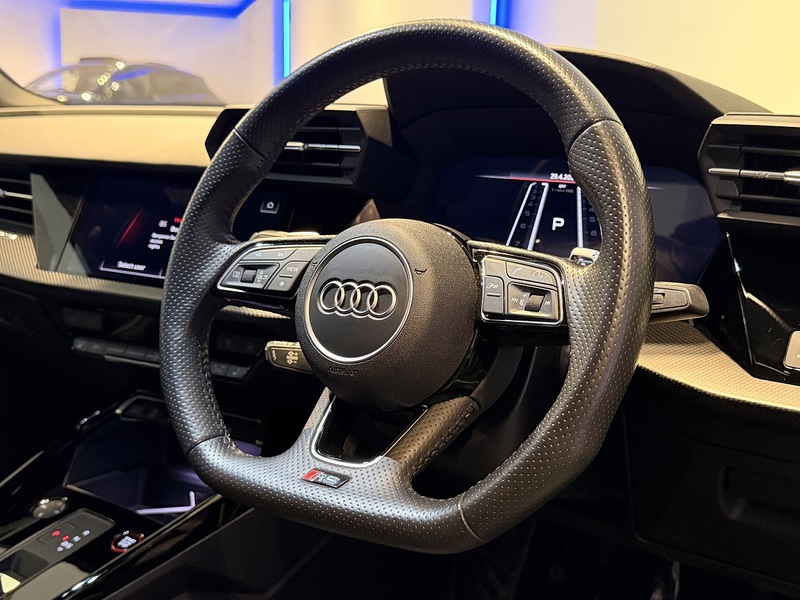 Audi RS3 2.5 TFSI Carbon Black Sportback 5dr Petrol S Tronic quattro Euro 6 (s/s) (400 ps) - U268