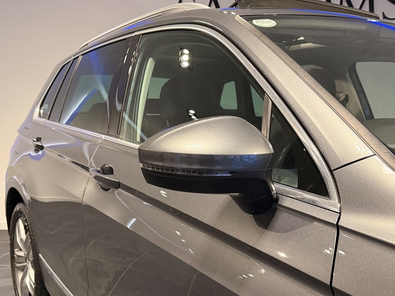 Volkswagen Tiguan 2.0 TDI SEL SUV 5dr Diesel DSG 4Motion Euro 6 (s/s) (150 ps) - U271