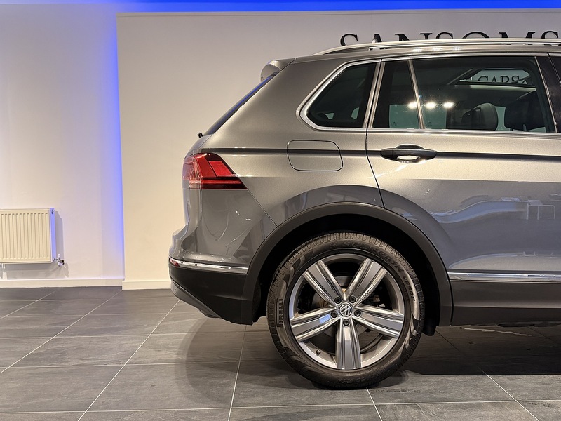 Volkswagen Tiguan 2.0 TDI SEL SUV 5dr Diesel DSG 4Motion Euro 6 (s/s) (150 ps) - U271