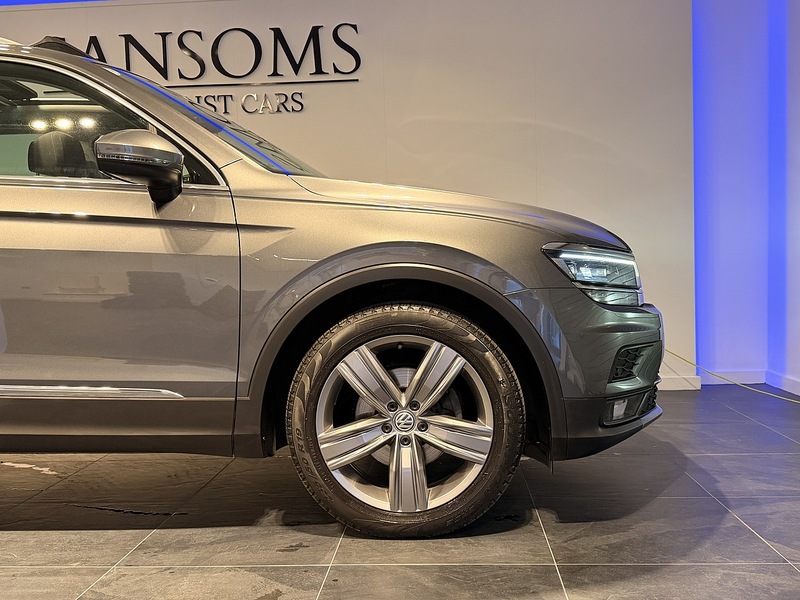 Volkswagen Tiguan 2.0 TDI SEL SUV 5dr Diesel DSG 4Motion Euro 6 (s/s) (150 ps) - U271