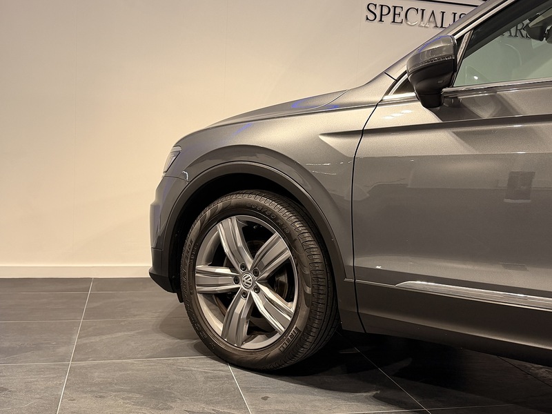 Volkswagen Tiguan 2.0 TDI SEL SUV 5dr Diesel DSG 4Motion Euro 6 (s/s) (150 ps) - U271