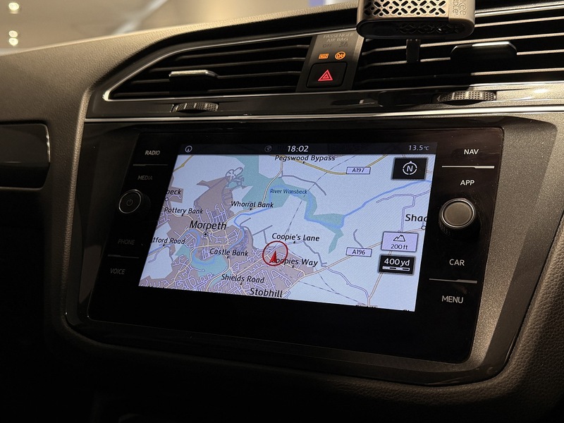 Volkswagen Tiguan 2.0 TDI SEL SUV 5dr Diesel DSG 4Motion Euro 6 (s/s) (150 ps) - U271