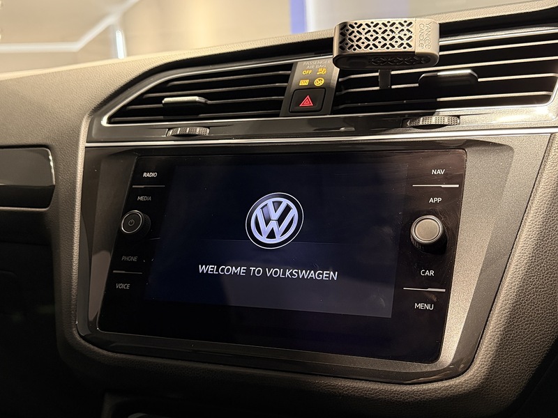 Volkswagen Tiguan 2.0 TDI SEL SUV 5dr Diesel DSG 4Motion Euro 6 (s/s) (150 ps) - U271
