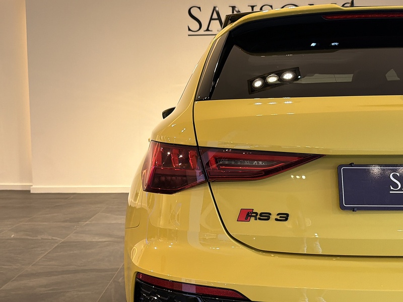 Audi RS3 2.5 TFSI Vorsprung Sportback 5dr Petrol S Tronic quattro Euro 6 (s/s) (400 ps) - U322