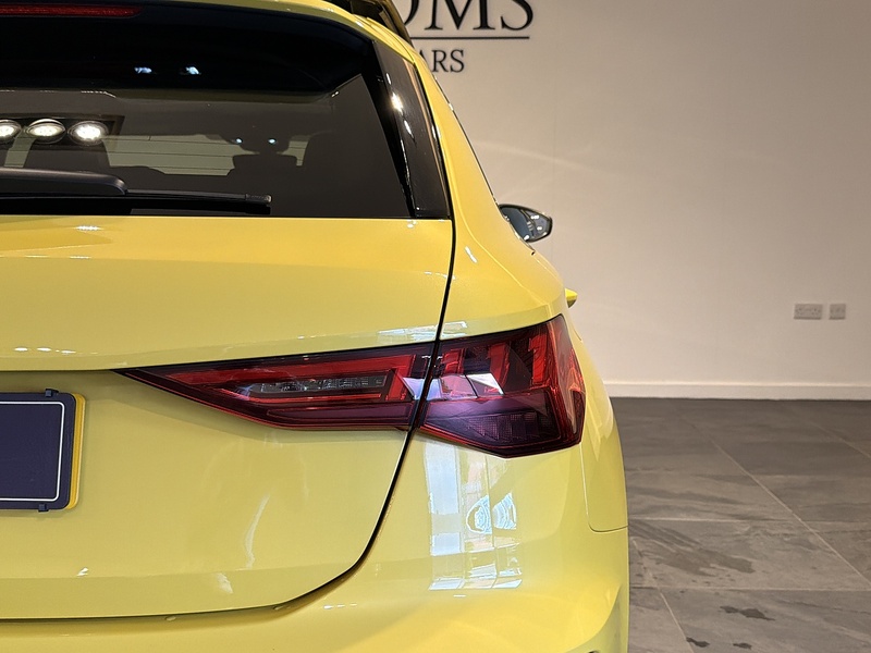 Audi RS3 2.5 TFSI Vorsprung Sportback 5dr Petrol S Tronic quattro Euro 6 (s/s) (400 ps) - U322