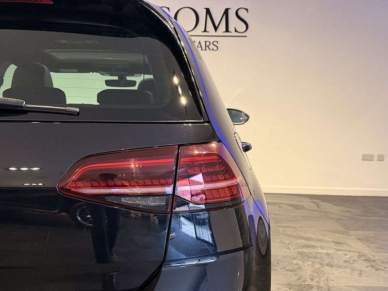 Volkswagen Golf 2.0 TSI GTI Performance Hatchback 5dr Petrol Manual Euro 6 (s/s) (245 ps) - U331
