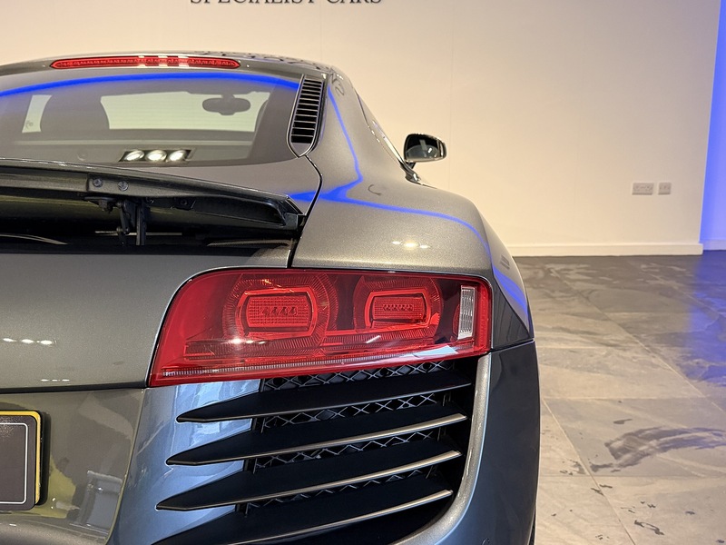 Audi R8 4.2 FSI V8 Coupe 2dr Petrol Manual quattro Euro 4 (420 ps) - U339