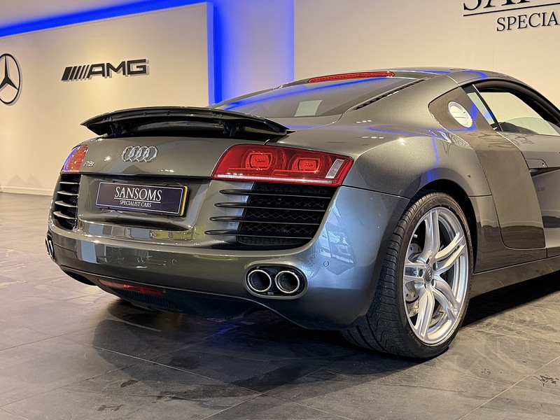 Audi R8 4.2 FSI V8 Coupe 2dr Petrol Manual quattro Euro 4 (420 ps) - U339