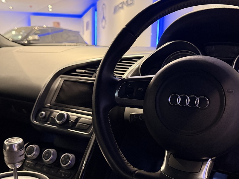 Audi R8 4.2 FSI V8 Coupe 2dr Petrol Manual quattro Euro 4 (420 ps) - U339