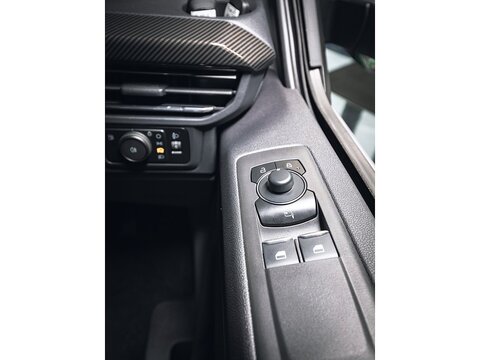 320 Limited L1 H1 2.5 DCIV Automatic PHEV