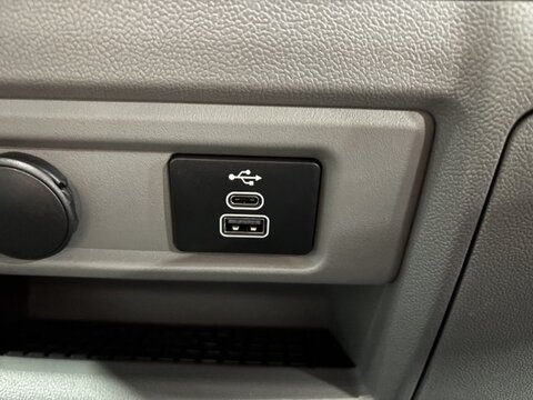 320 Limited L1 H1 2.0 MULTICAB Automatic Diesel