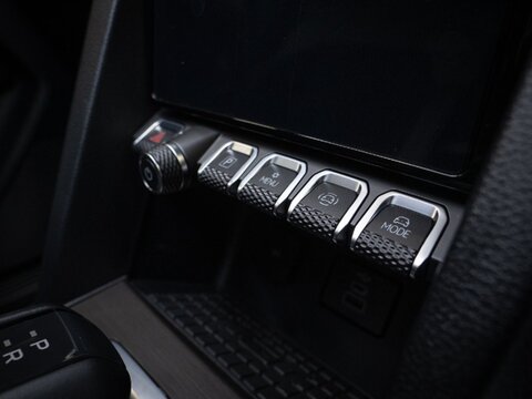 2.0TDI  Style 4MOTION Euro 6 *P/Pack* 2.0 Pick-up Automatic Diesel 2.0 Pick-Up Automatic Diesel