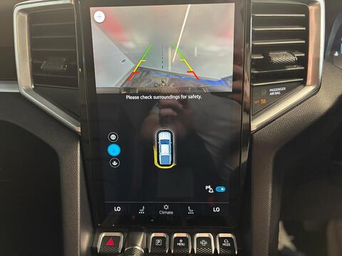 3.0TDI V6 Style 4MOTION Euro 6 *P/Pack* 3.0 Pick-up Automatic Diesel 3.0 Pick Up Automatic Diesel 3.0 Pick Up Automatic Diesel