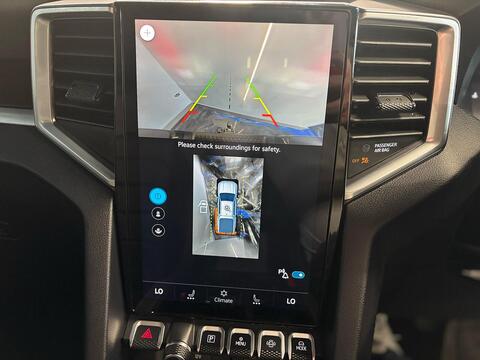 3.0TDI V6 Style 4MOTION Euro 6 *P/Pack* 3.0 Pick-up Automatic Diesel 3.0 Pick Up Automatic Diesel 3.0 Pick Up Automatic Diesel