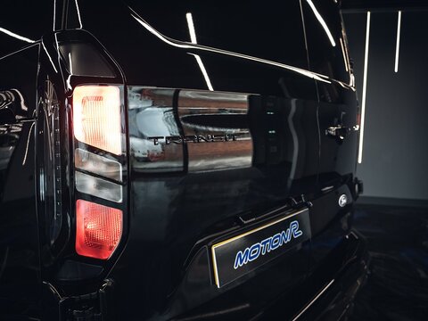 320 Limited P/V L2 H1 *MC EDITION* Panel Automatic Diesel