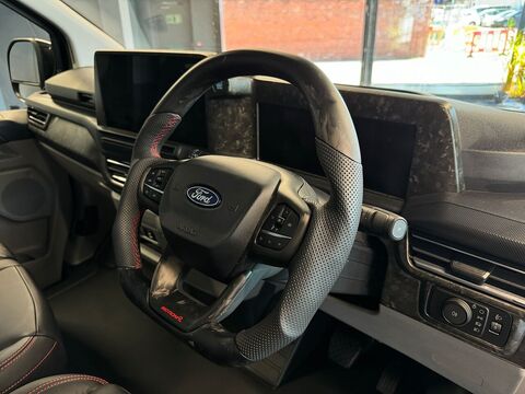 320 Limited P/V L2 H1 *MC EDITION* Panel Automatic Diesel