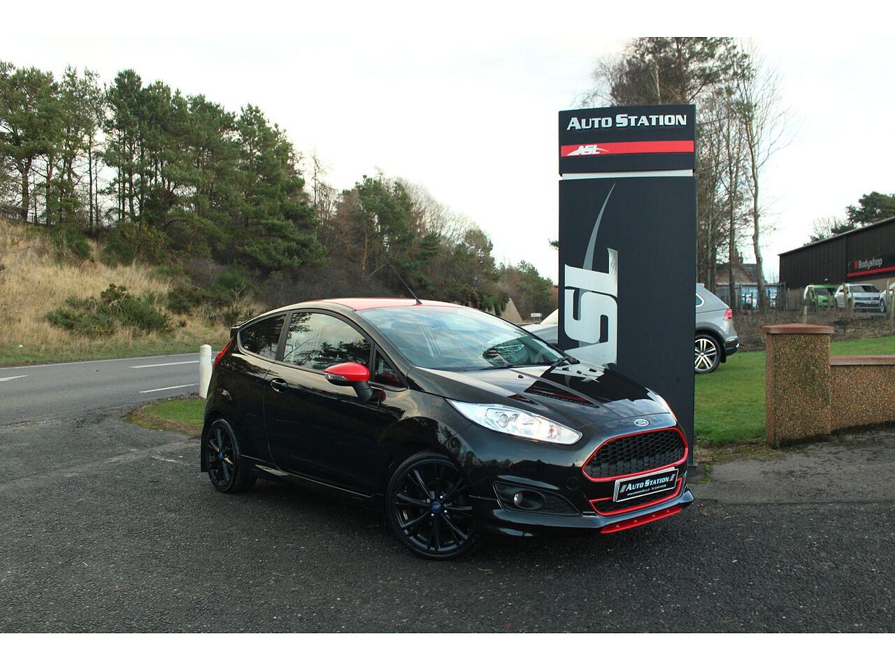 Used 2015 Ford Fiesta Fiesta 1.0T EcoBoost Zetec S Black Edition Euro 5 ...