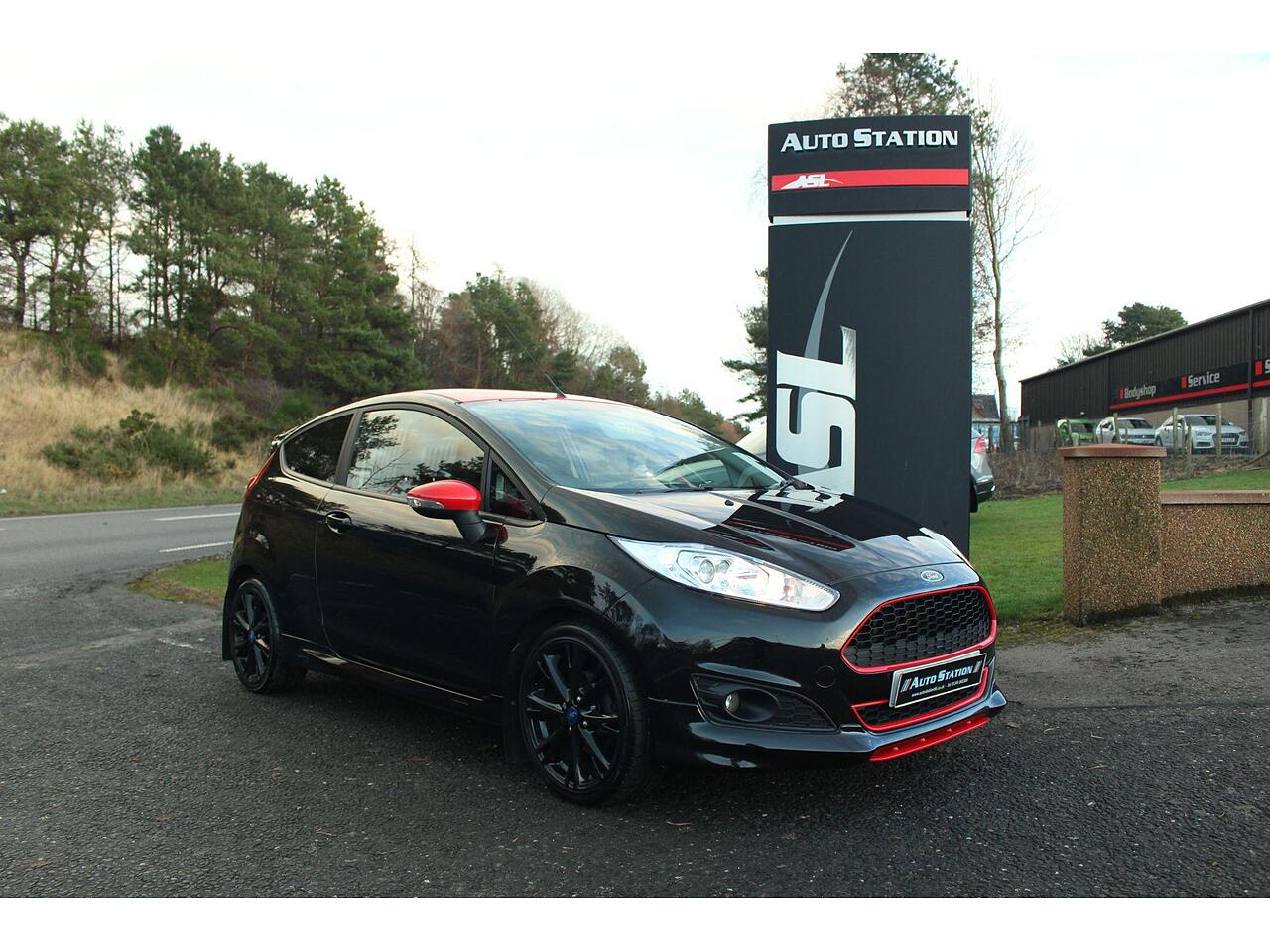 Used 2015 Ford Fiesta Fiesta 1.0T EcoBoost Zetec S Black Edition Euro 5 ...