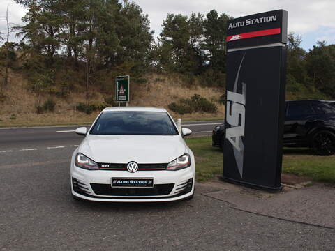 Volkswagen Golf 2.0 TSI BlueMotion Tech GTI Hatchback 5dr Petrol Manual Euro 6 (s/s) (220 ps) - U6503