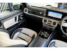 Mercedes-Benz G Class 4.0 G63 V8 BiTurbo AMG SUV 5dr Petrol SpdS+9GT 4MATIC Euro 6 (s/s) (585 ps) - U100