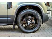 Land Rover Defender 110 2.0 SD4 First Edition Auto 4WD Euro 6 (s/s) 5dr - U139