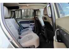 Land Rover Defender 110 2.0 SD4 First Edition Auto 4WD Euro 6 (s/s) 5dr - U139