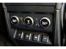 Land Rover Defender 110 2.0 SD4 First Edition Auto 4WD Euro 6 (s/s) 5dr - U139