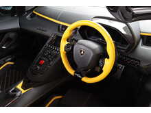 Lamborghini Aventador 6.5 V12 LP 740-4 S Roadster 2dr Petrol ISR 4WD Euro 6 (740 ps) - U155