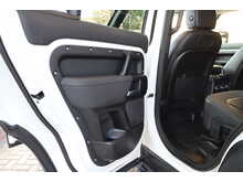 Land Rover Defender 110 2.0 SD4 S SUV 5dr Diesel Auto 4WD Euro 6 (s/s) (240 ps) - U162