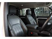 Land Rover Defender 110 2.0 SD4 S SUV 5dr Diesel Auto 4WD Euro 6 (s/s) (240 ps) - U162