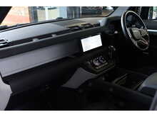 Land Rover Defender 110 2.0 SD4 S SUV 5dr Diesel Auto 4WD Euro 6 (s/s) (240 ps) - U162