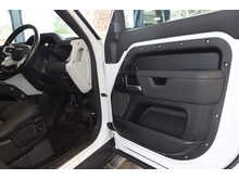 Land Rover Defender 110 2.0 SD4 S SUV 5dr Diesel Auto 4WD Euro 6 (s/s) (240 ps) - U162