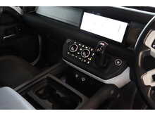 Land Rover Defender 110 2.0 SD4 S SUV 5dr Diesel Auto 4WD Euro 6 (s/s) (240 ps) - U162