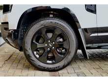 Land Rover Defender 110 3.0 D250 MHEV X-Dynamic SE SUV 5dr Diesel Auto 4WD Euro 6 (s/s) (250 ps) - U163