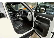 Land Rover Defender 110 3.0 D250 MHEV X-Dynamic SE SUV 5dr Diesel Auto 4WD Euro 6 (s/s) (250 ps) - U163