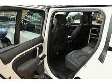 Land Rover Defender 110 3.0 D250 MHEV X-Dynamic SE SUV 5dr Diesel Auto 4WD Euro 6 (s/s) (250 ps) - U163