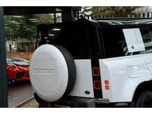 Land Rover Defender 110 3.0 D250 MHEV X-Dynamic SE SUV 5dr Diesel Auto 4WD Euro 6 (s/s) (250 ps) - U163