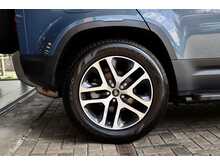 Land Rover Defender 110 3.0 D200 MHEV SE SUV 5dr Diesel Auto 4WD Euro 6 (s/s) (200 ps) - U165