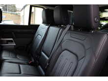 Land Rover Defender 110 3.0 D200 MHEV SE SUV 5dr Diesel Auto 4WD Euro 6 (s/s) (200 ps) - U165