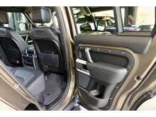 Land Rover Defender 110 3.0 D300 MHEV X-Dynamic HSE SUV 5dr Diesel Auto 4WD Euro 6 (s/s) (300 ps) - U195
