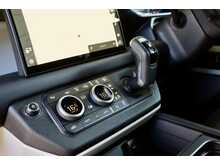 Land Rover Defender 110 3.0 D300 MHEV X-Dynamic HSE SUV 5dr Diesel Auto 4WD Euro 6 (s/s) (300 ps) - U195