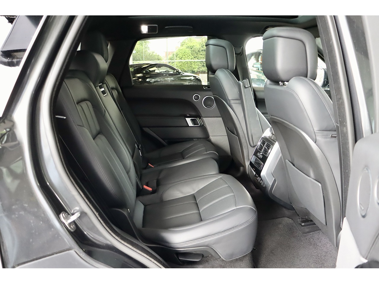2022 Land Rover Range Rover Sport thumbnail 20